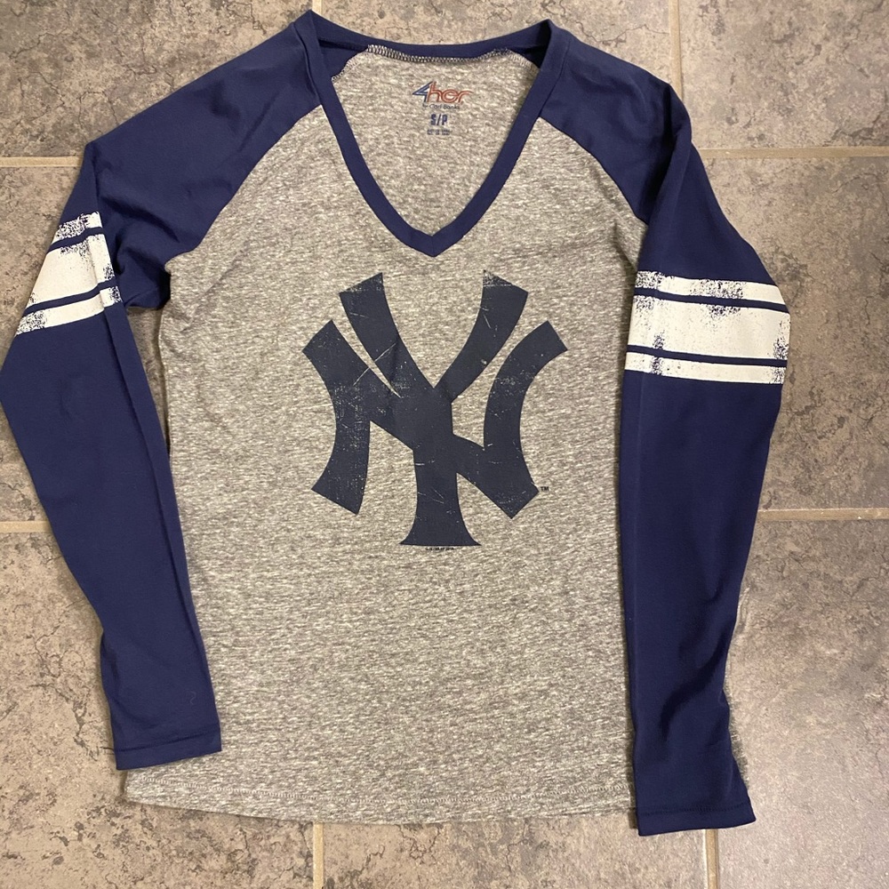 Women’s shirt